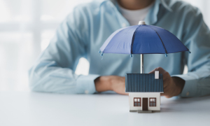 Πώς διαλέγω ασφάλεια για την πολυκατοικία και το σπίτι μου;