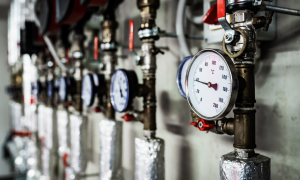 Τι ισχύει για την ασφαλή πρόσβαση σε ταράτσα και λεβητοστάσιο στην πολυκατοικία 