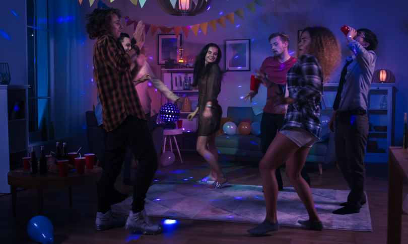 παρτυ-σε-πολυκατοικια_2