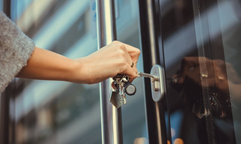 kleidomeni_porta_eisodou_polikatikias